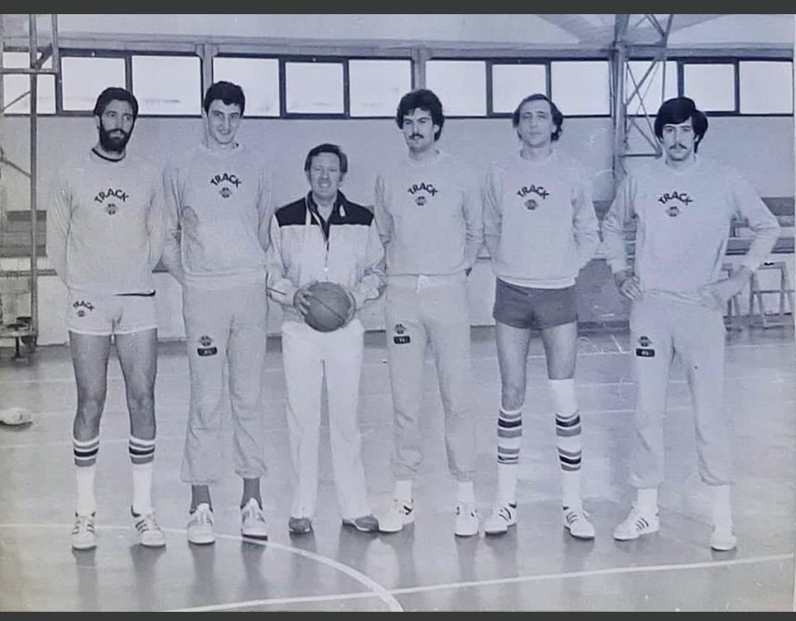 Santillana, Romay, Díaz Miguel, Rullán, De la Cruz y Josean Querejeta, en una concentración con la selección.